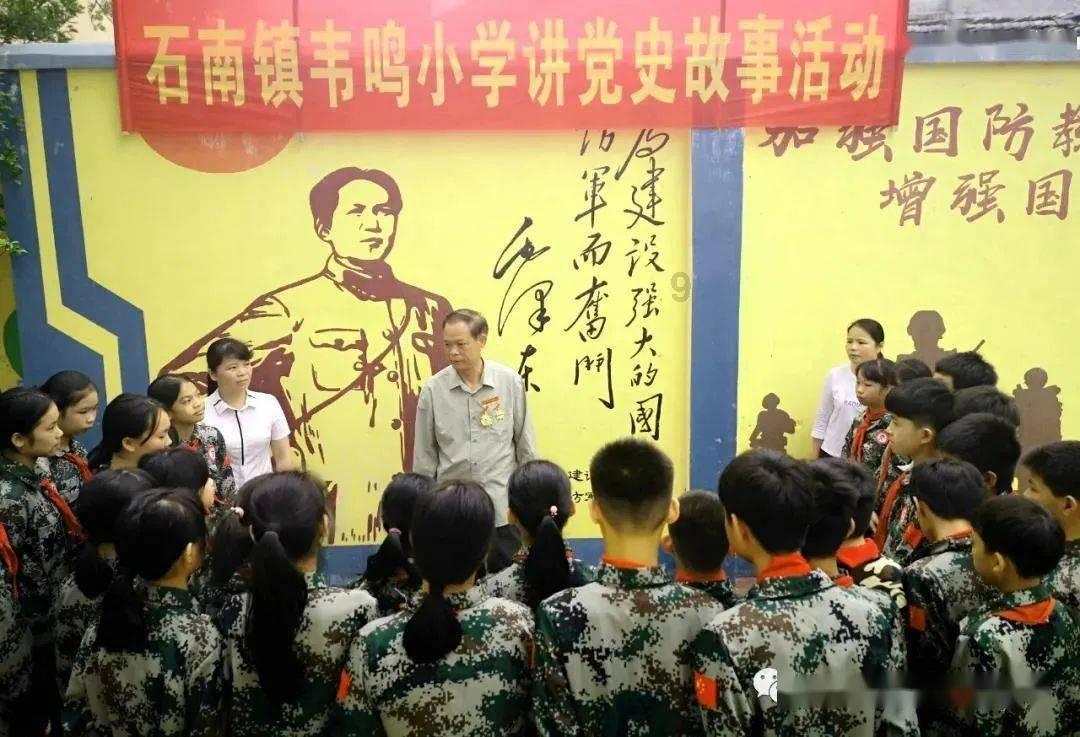 微博之夜娜扎放飞自我?胸前仅靠两根布条遮羞,网友:太大胆了!